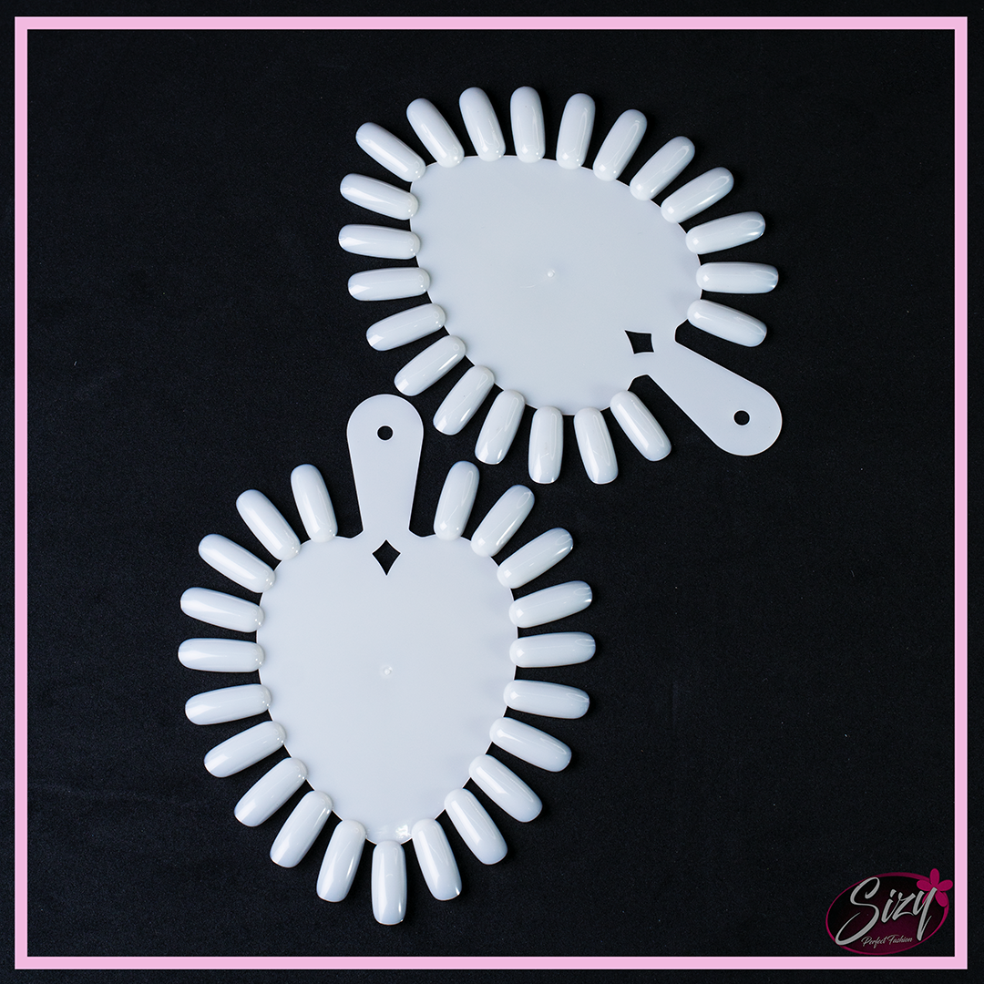 Muestrario De Esmaltes En Forma De Corazón